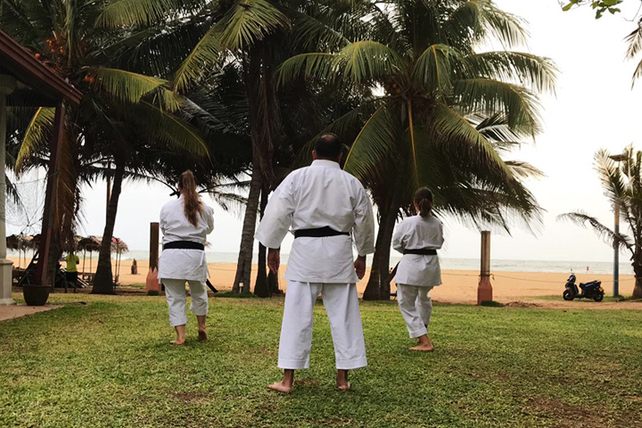 Shihan Athula beim Training mit Ebru und Corinna
